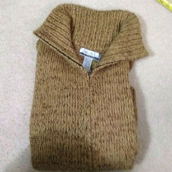 Brown turtleneck sweater - Picture 1 of 5